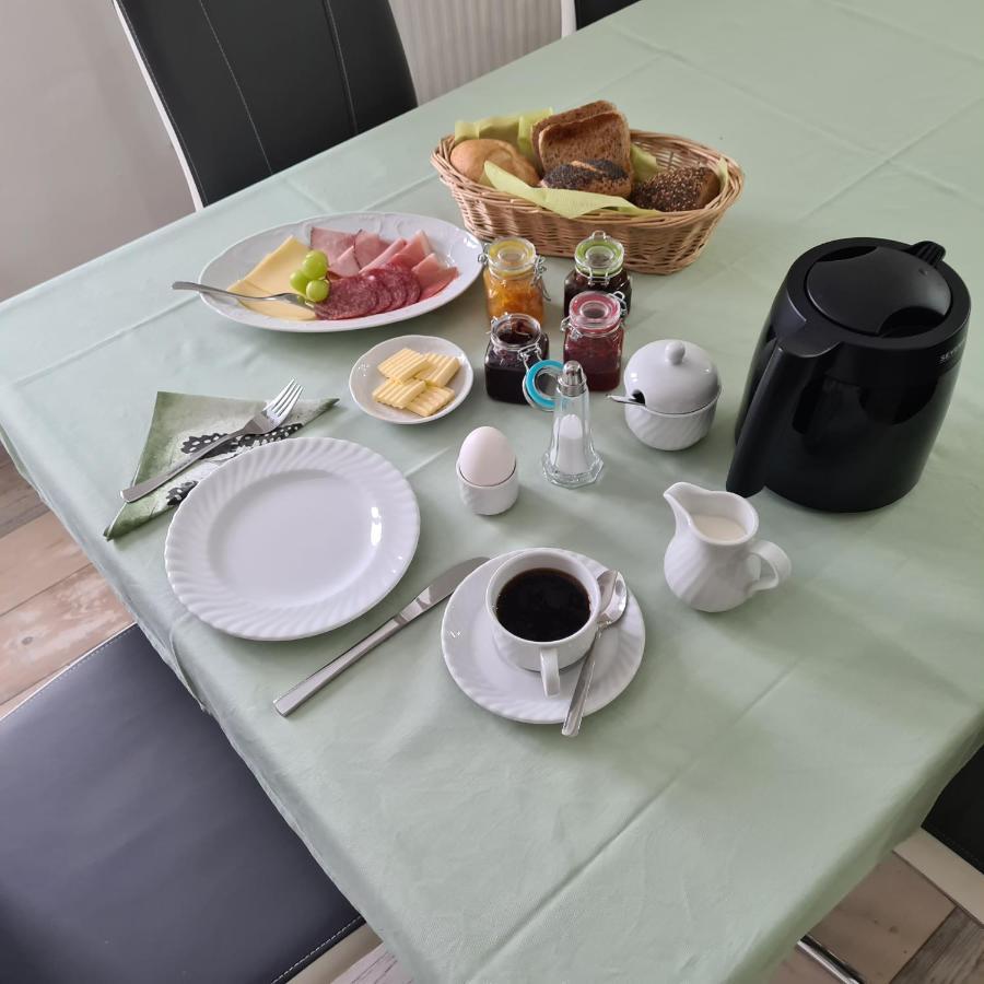 Gaestezimmer Treuen - Bed & Breakfast Exterior photo